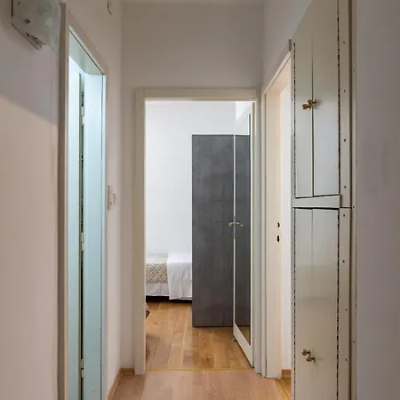 Apartment Bliss Near Bellevue