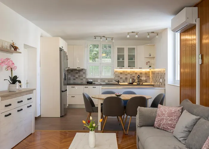 Bliss Near Bellevue Διαμέρισμα *